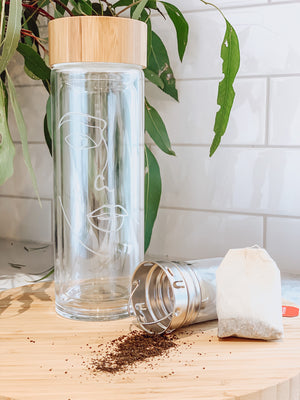 Open image in slideshow, CUSTOMISED GLASS/BAMBOO DRINK BOTTLE W/ INFUSER
